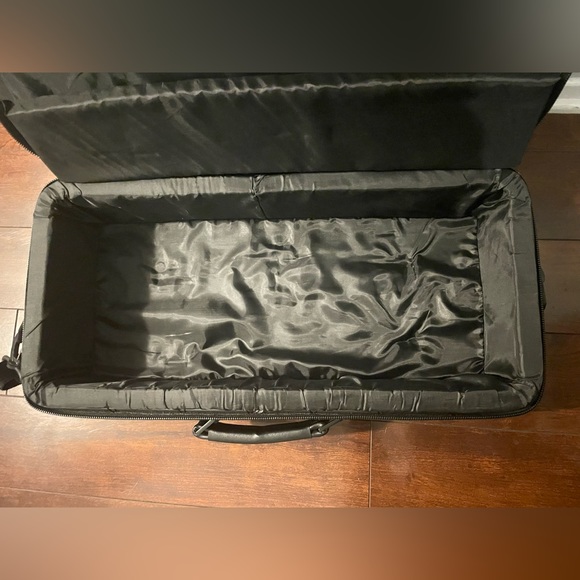 Bushnell Travel scope tripod case - with padding, insert and strap - Picture 10 of 14